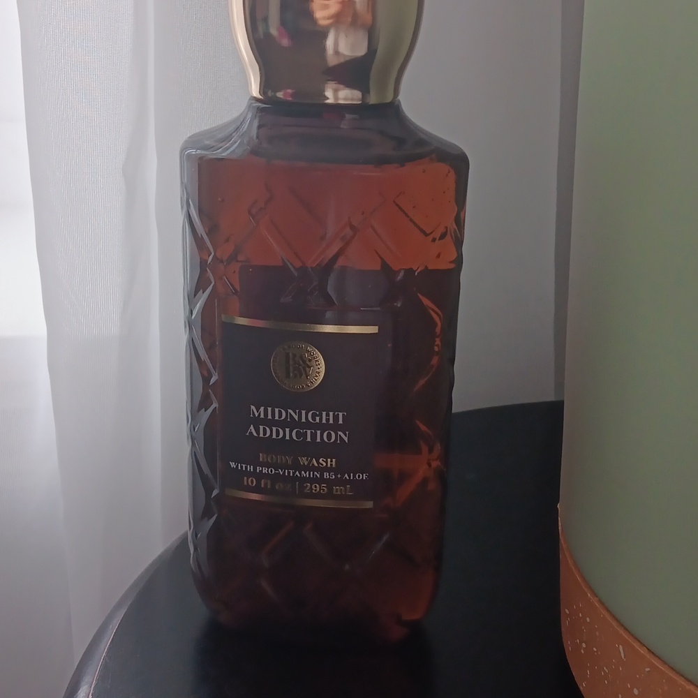 Midnight Addiction Bath and Body Works Body Wash - BRAND NEW - Picture 3 of 3